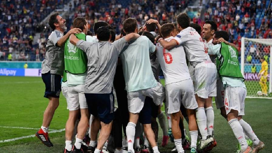 EURO 2021: Cơn bão bàn thắng bất ngờ từ vòng loại trực tiếp