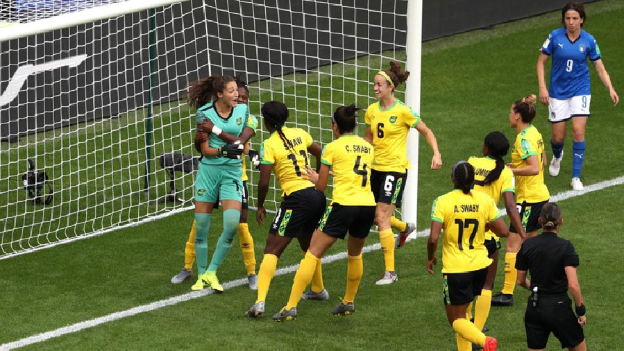 Jamaica tự quyên góp 2 tỷ để có kinh phí dự World Cup nữ 2023