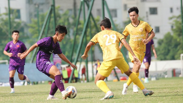U19 Việt Nam đại thắng 6-1 U21 CAHN ở trận đấu tập