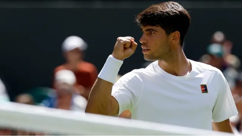 Alcaraz thua Struff 1 set, gặp Rublev ở vòng 4 Wimbledon 2025