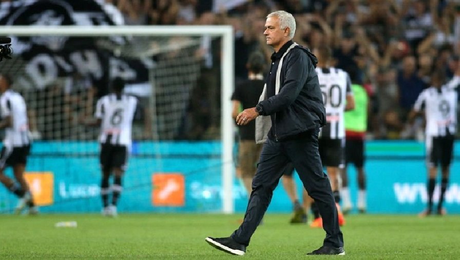 HLV Mourinho nhận thất bại nặng nề nhất trong sự nghiệp tại Serie A