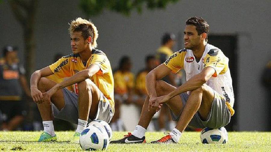 5 cầu thủ nhập tịch của tuyển Trung Quốc: Người là bạn thân Neymar, kẻ đối đầu MU