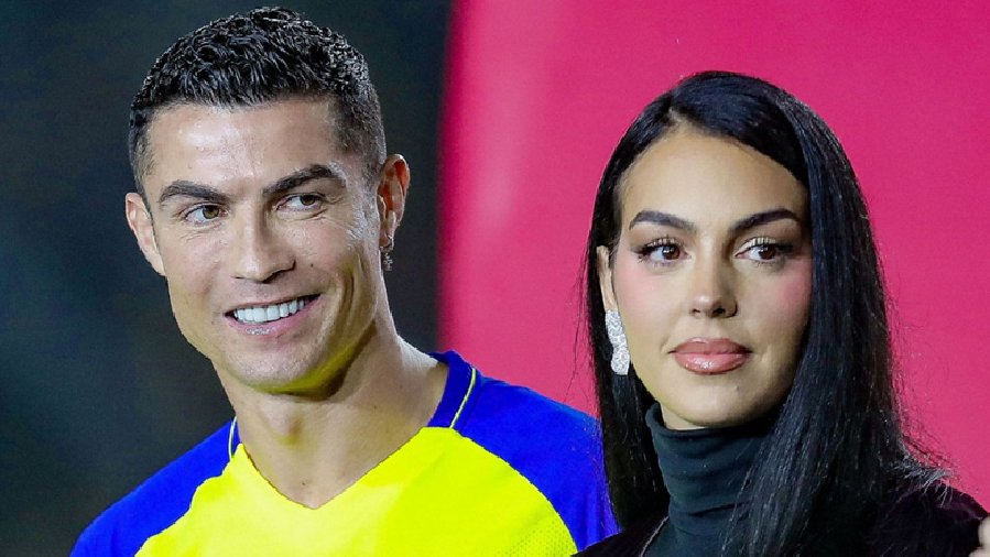 Ronaldo được ở cùng bạn gái bất chấp lệnh cấm của Saudi Arabia