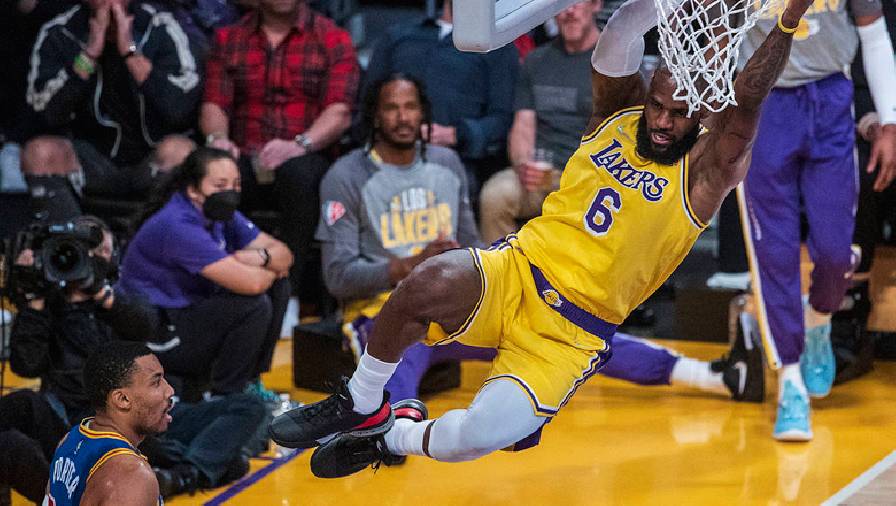 Kết quả bóng rổ NBA ngày 6/3: Lakers vs Warriors - Show diễn của LeBron James