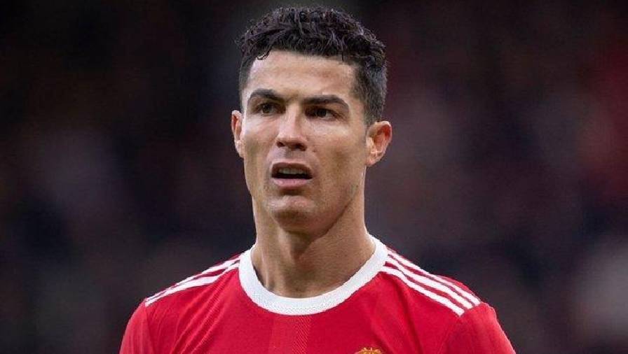 Vì sao Ronaldo không thi đấu trận derby Manchester?