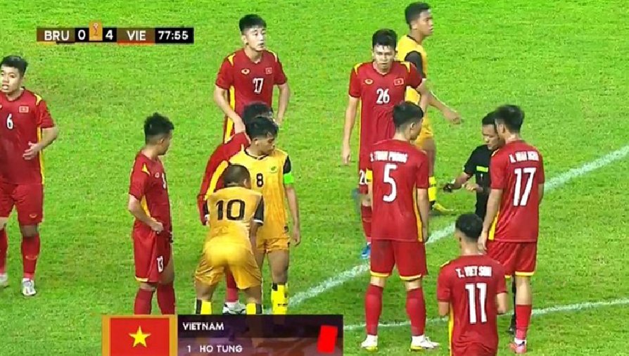 Vì sao thủ môn U19 Việt Nam nhận thẻ đỏ ở trận gặp Brunei?
