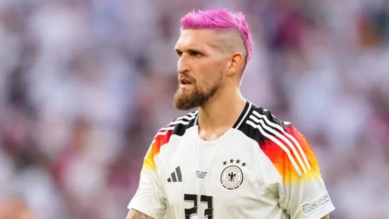ĐT Đức bị loại khỏi EURO 2024, Robert Andrich bất ngờ bị chỉ trích vì… mái tóc hồng