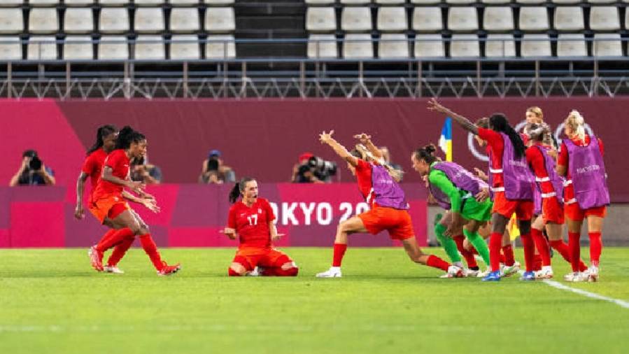 Bóng đá nữ Olympic Tokyo 2021: Thắng luân lưu kịch tính, Canada giành huy chương vàng lịch sử