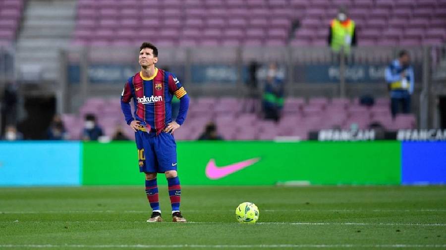 Messi chết lặng, không nói nổi dù chỉ 1 câu khi buộc phải rời Barcelona