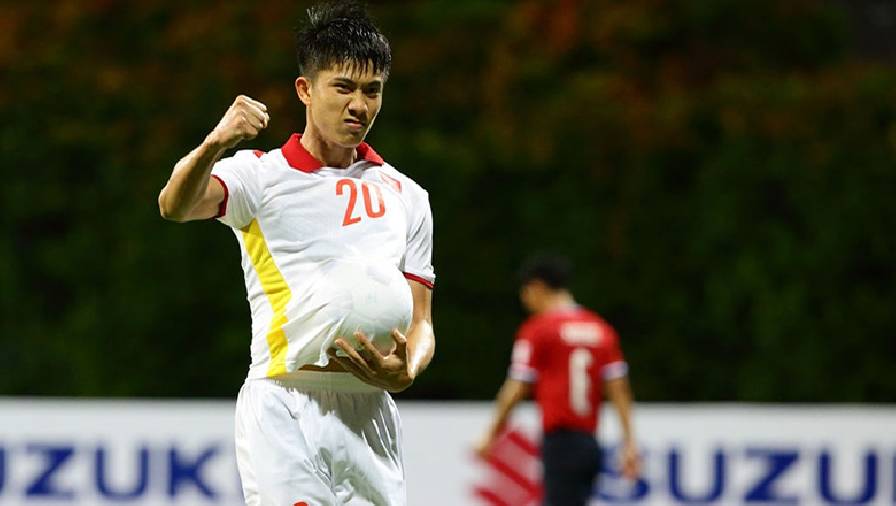 Phan Văn Đức nhận danh hiệu 'Cầu thủ xuất sắc nhất trận' Việt Nam - Lào