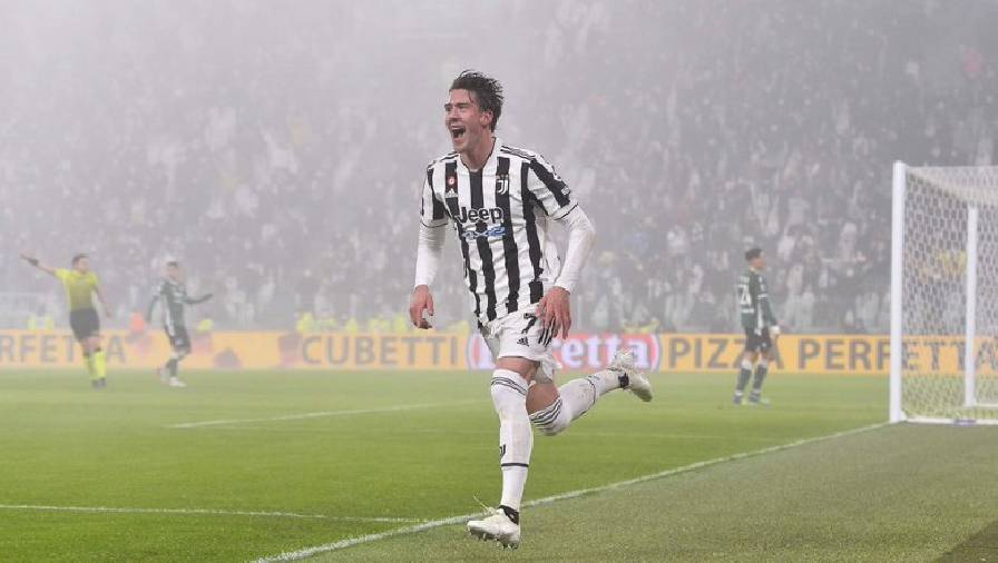 Tân binh Vlahovic ra mắt hoàn hảo, Juventus vào top 4 Serie A