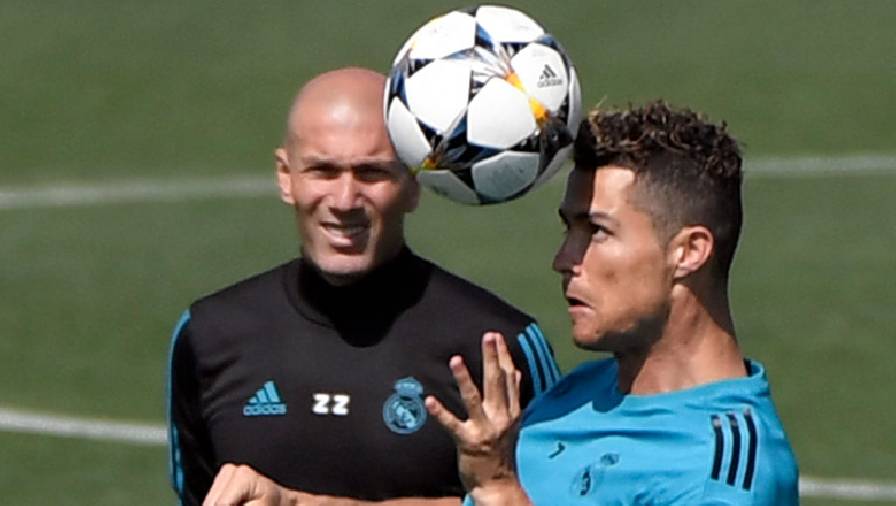 Zidane chèo kéo Ronaldo rời khỏi MU