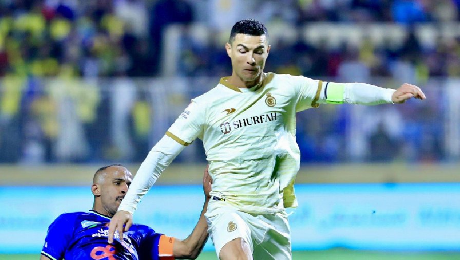 Đồng đội ở Al Nassr thừa nhận gặp khó vì Ronaldo