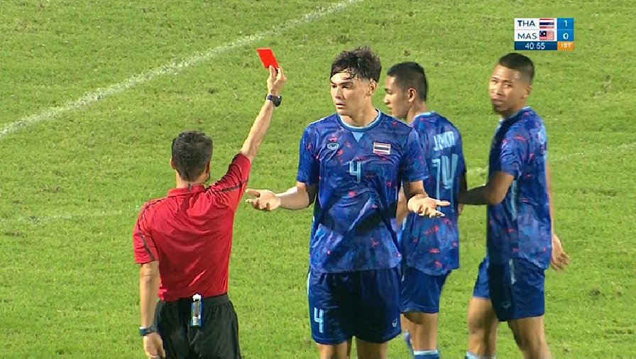 Trung vệ gốc Âu của U23 Thái Lan nhận thẻ đỏ đầu tiên tại SEA Games 31