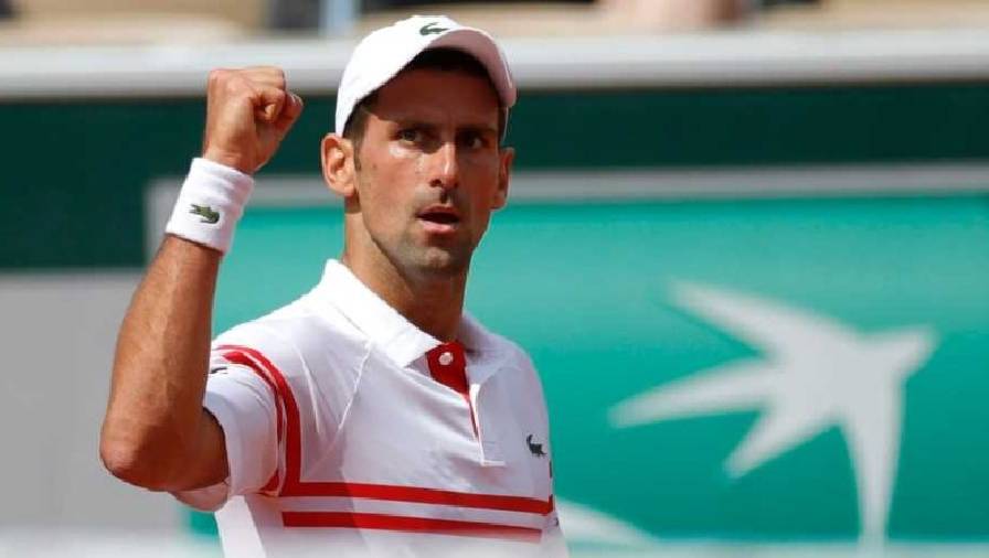 Djokovic vào Tứ kết Roland Garros: Khởi đầu thảm họa, may mắn thoát hiểm