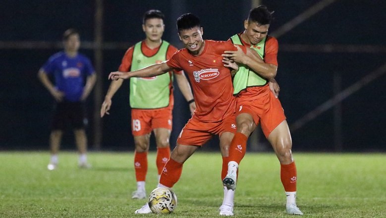 Đội tuyển Việt Nam đổi sân tập, giấu kín chiến thuật trước trận gặp Malaysia