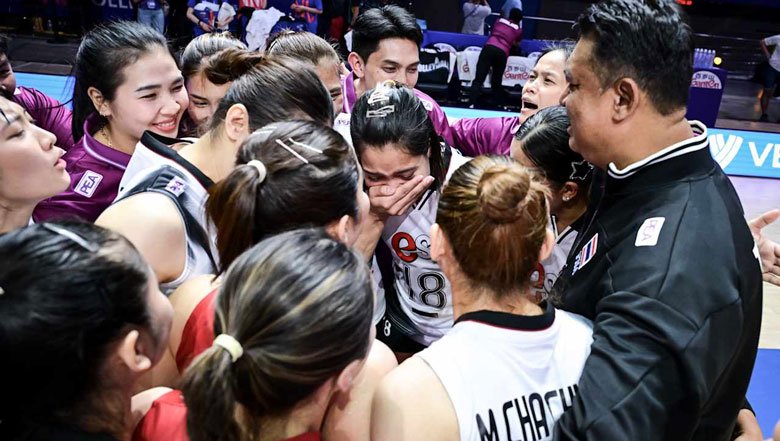 Sao bóng chuyền nữ Thái Lan khóc thảm sau chuỗi trận tệ hại ở Volleyball Nations League 2025