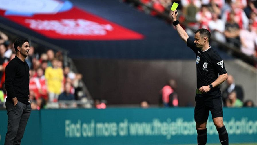 HLV Arteta nhận thẻ vàng ở trận Siêu Cúp Anh vì bộ luật mới được áp dụng