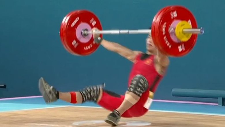 Trịnh Văn Vinh ngã khi nâng tạ, không được xếp hạng ở Olympic Paris