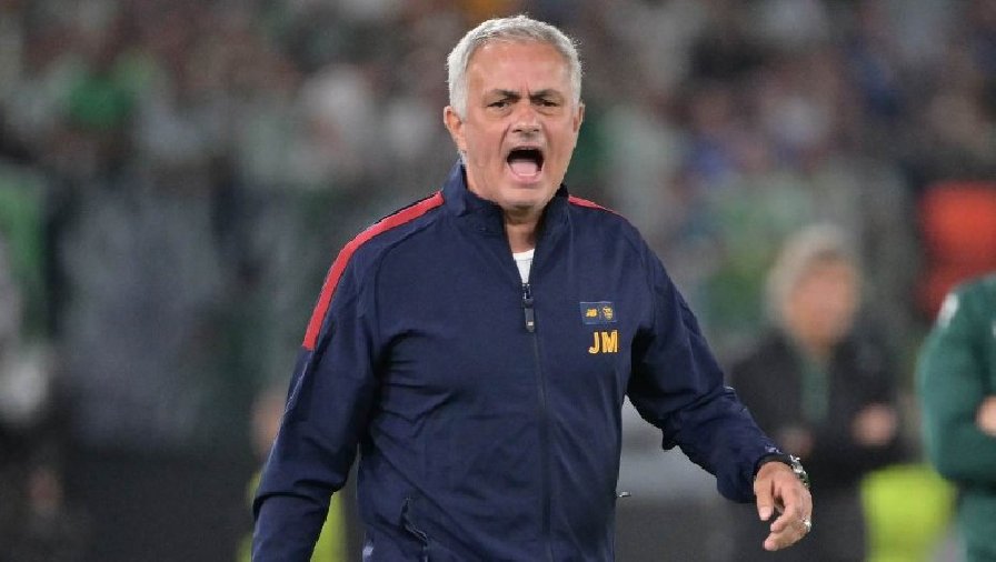 HLV Mourinho hụt kỷ lục sau trận thua ngược của Roma