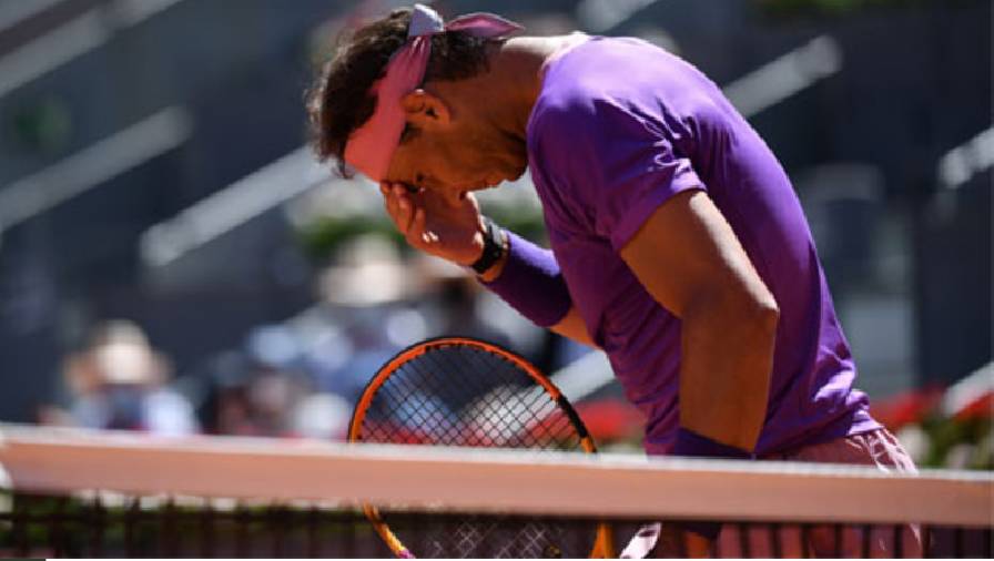 Nadal nhận hat-trick thất bại trước Zverev: 'Tôi làm gì cũng sai'