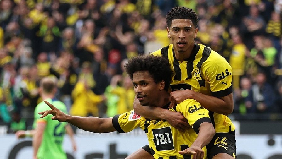 Dortmund 'đánh tennis' với Wolfsburg, tiếp tục bám đuổi Bayern Munich ở Bundesliga