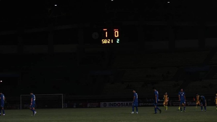 Trận U19 Thái Lan gặp U19 Brunei tạm dừng 10 phút vì mất điện