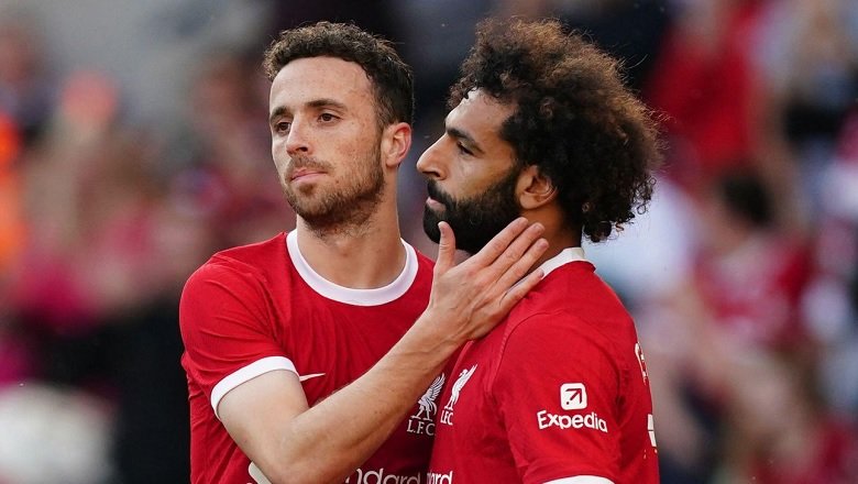 Salah cùng các đồng đội trở lại Liverpool, tiết lộ lý do không dự tang lễ Jota