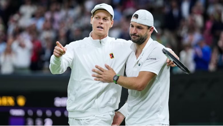 Thua 2 set, Sinner vẫn vào tứ kết Wimbledon nhờ đối thủ bỏ cuộc