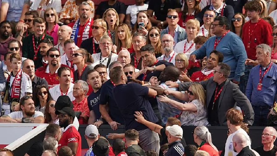 Fan MU đánh nhau trên khán đài khi chứng kiến đội nhà thua Brighton
