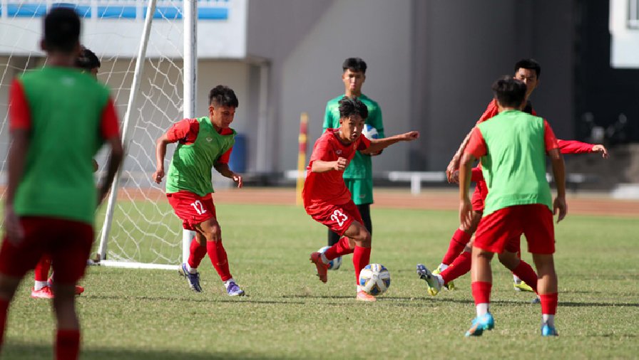 U16 Việt Nam luyện đá đối kháng trước trận bán kết với Thái Lan