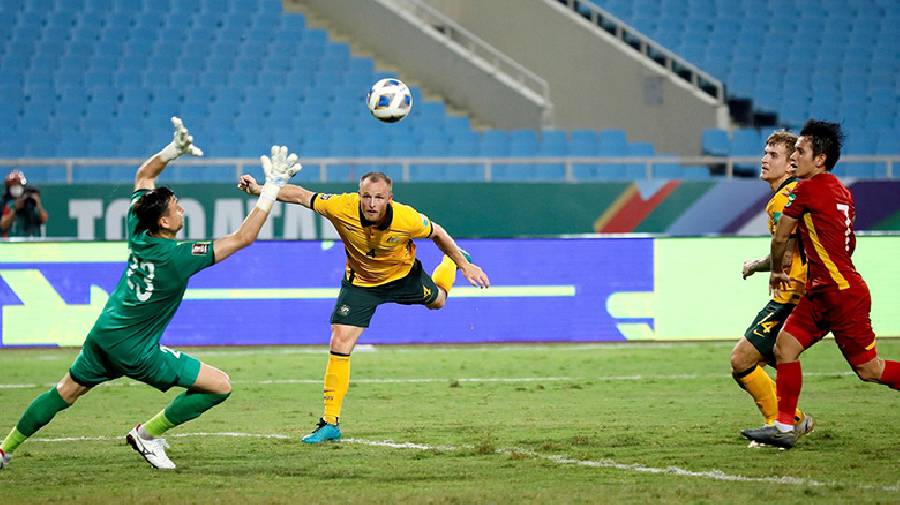 Hậu vệ Australia thừa nhận may mắn khi ghi bàn vào lưới ĐT Việt Nam