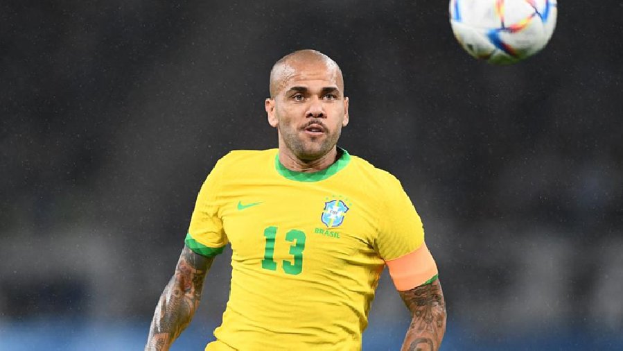 Dani Alves bao nhiêu tuổi khi dự World Cup 2022?