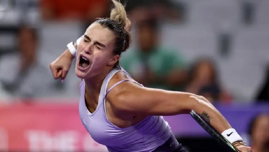 Swiatek thua trận, Sabalenka gặp Garcia ở chung kết WTA Finals 2022