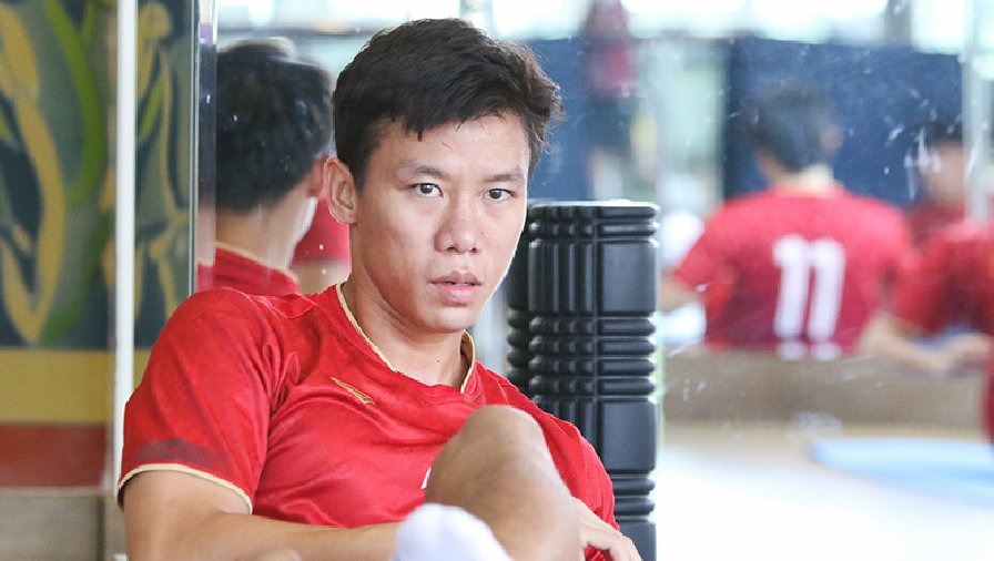 Quế Ngọc Hải vẫn tập riêng, để ngỏ khả năng thi đấu trước Philippines
