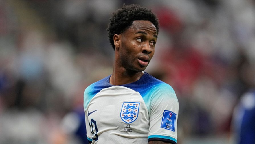 Sterling trở lại Qatar trong hôm nay, khó đá chính trận Anh vs Pháp
