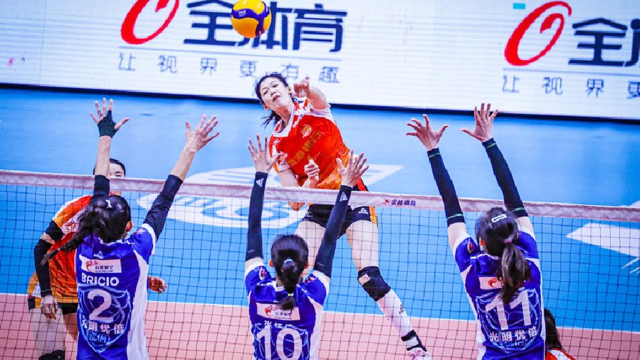 'Khủng long bóng chuyền' Trung Quốc ẵm 3 giải thưởng, được kỳ vọng xuất ngoại