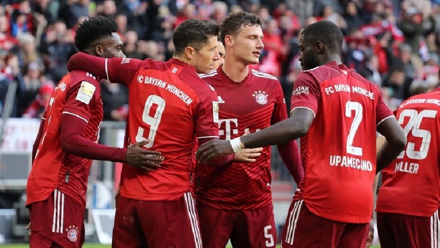 Bayern Munich nhọc nhằn hạ Augsburg bằng quả phạt đền 'trên trời rơi xuống'
