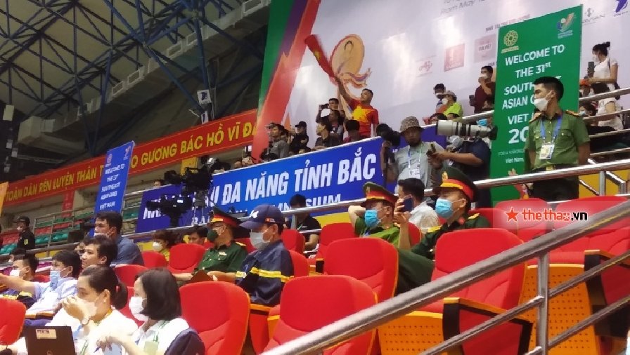Nhà thi đấu Bắc Ninh 'nổ tung' với chiến thắng của những võ sĩ Kickboxing Việt Nam