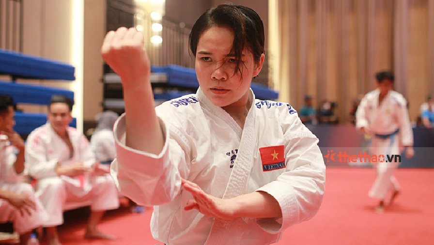 Nguyễn Thị Phương đấu 2 trận chung kết Karate trong 15 phút