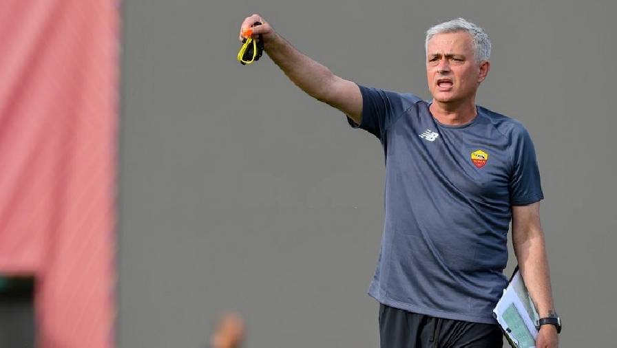 Mourinho cho bay màu 8 cầu thủ của Roma