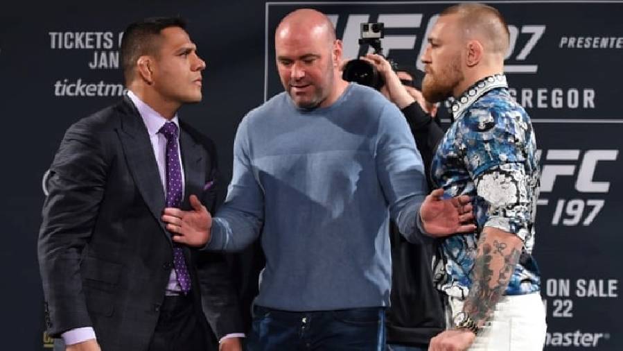 Conor McGregor phản ứng sau khi biết Rafael dos Anjos là võ sĩ dự phòng của UFC 264