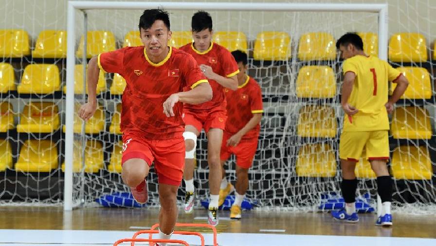 ĐT futsal Việt Nam nghiên cứu băng hình, tập phòng ngự phản công đấu Brazil