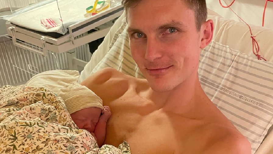 Axelsen đón con gái chào đời trước giải cầu lông Đan Mạch Mở rộng