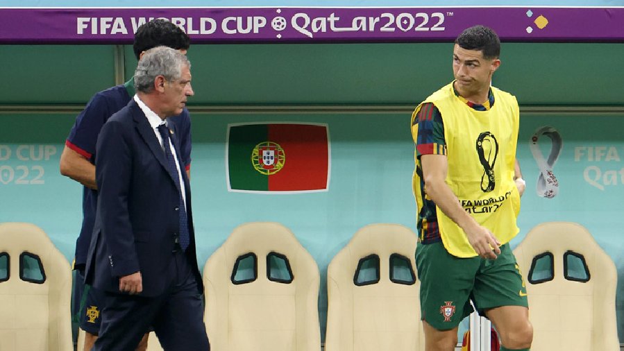 Ronaldo vẫn giận thầy cũ vì bị gạch tên khỏi đội hình ĐT Bồ Đào Nha