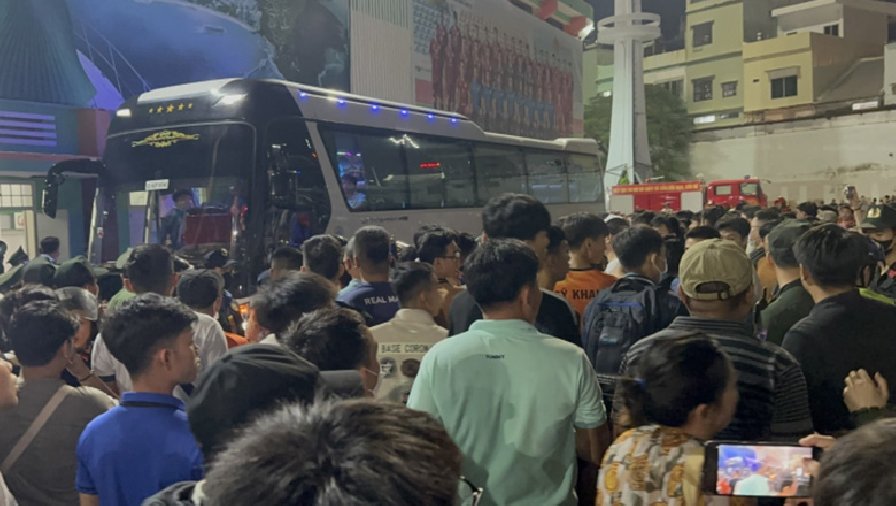 CĐV Bình Định bao vây khách sạn, CLB Thanh Hóa phải nhờ an ninh 'giải nguy'