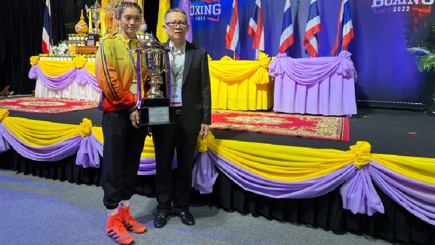 Nguyễn Thị Tâm nhận giải thưởng VĐV nữ xuất sắc nhất giải Boxing Thái Lan Mở rộng