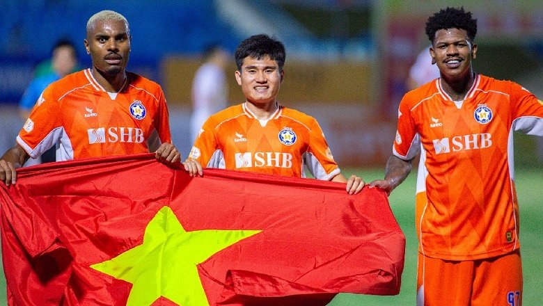 Thủ môn ghi bàn phút bù giờ, Đà Nẵng thắp lại hy vọng trụ hạng V.League