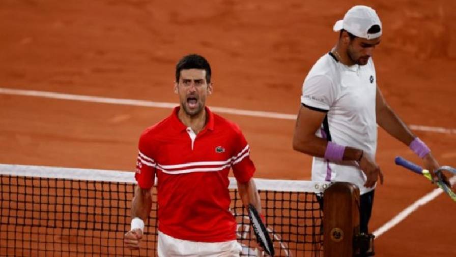 Roland Garros đuổi CĐV vì lệnh giới nghiêm, trận tứ kết của Djokovic bị hoãn gần nửa tiếng