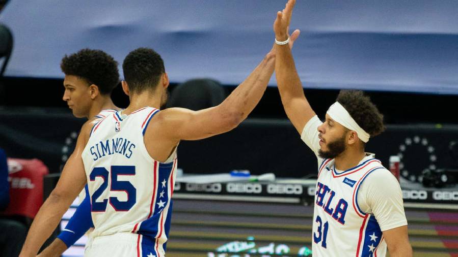 Em trai Stephen Curry muốn Ben Simmons ở lại Sixers